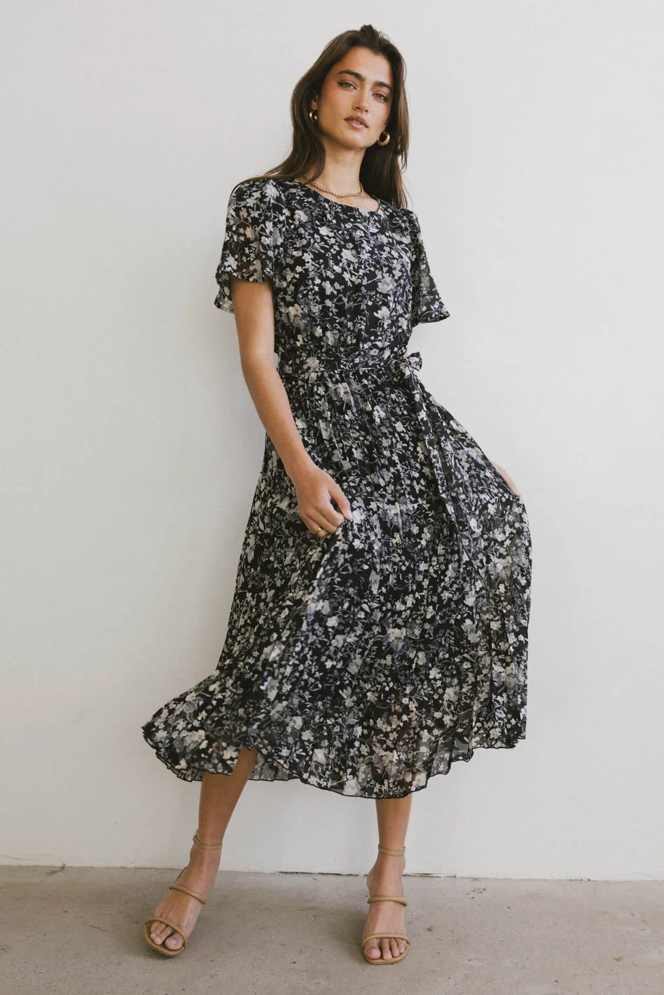 Midi dresses with animal prints for a bold and confident appearance Mary Anne Floral Midi Dress in Black Midi dresses with animal prints for a bold and confident appearance Mary Anne Floral Midi Dress in Black