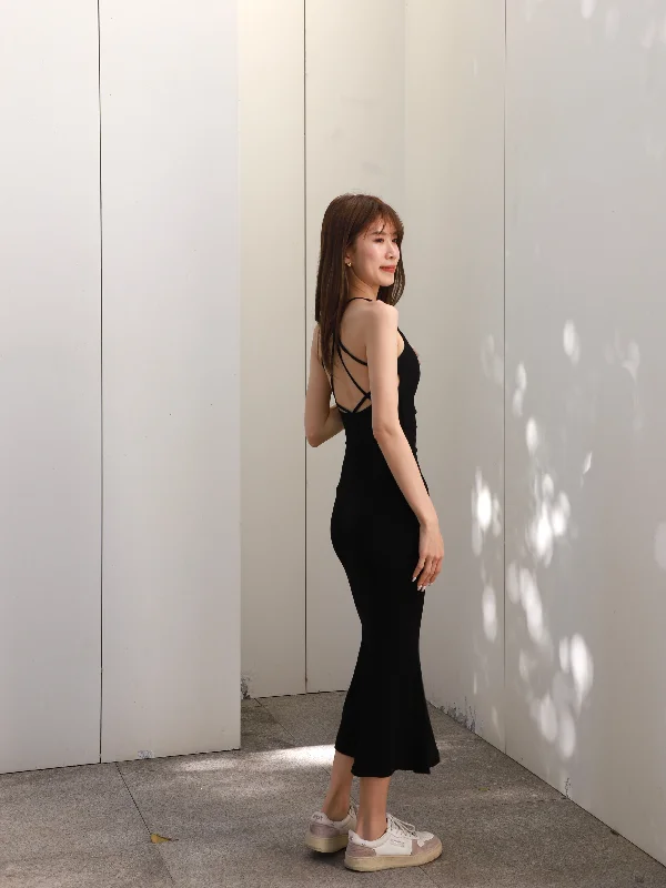 Sleeveless midi dresses with lace details for summer weddings Madam Web Maxi Dress