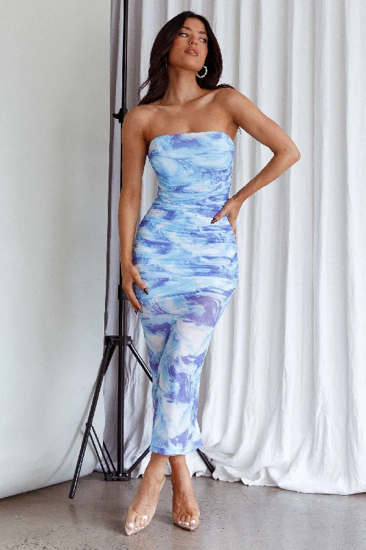 Midi dresses with cotton - blend materials for everyday comfort Logan Strapless Ruched Midi Dress Blue Midi dresses with cotton - blend materials for everyday comfort Logan Strapless Ruched Midi Dress Blue