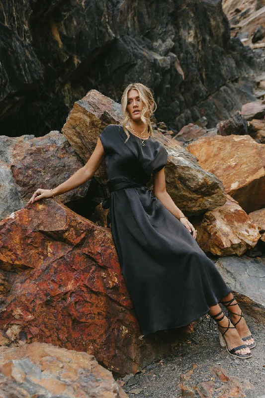 Midi dresses with denim fabric for a casual yet stylish day out Rosalind Midi Dress in Black
