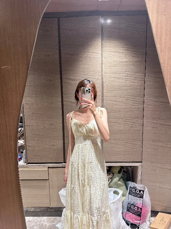 Midi dresses with V - necklines for a flattering and elongating effect Checked Tied Shoulder Maxi Dress Midi dresses with V - necklines for a flattering and elongating effect Checked Tied Shoulder Maxi Dress