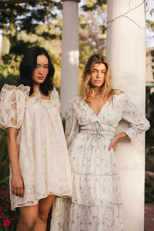 Midi dresses with bow accents for a sweet and charming look Dianna Floral Midi Dress Midi dresses with bow accents for a sweet and charming look Dianna Floral Midi Dress