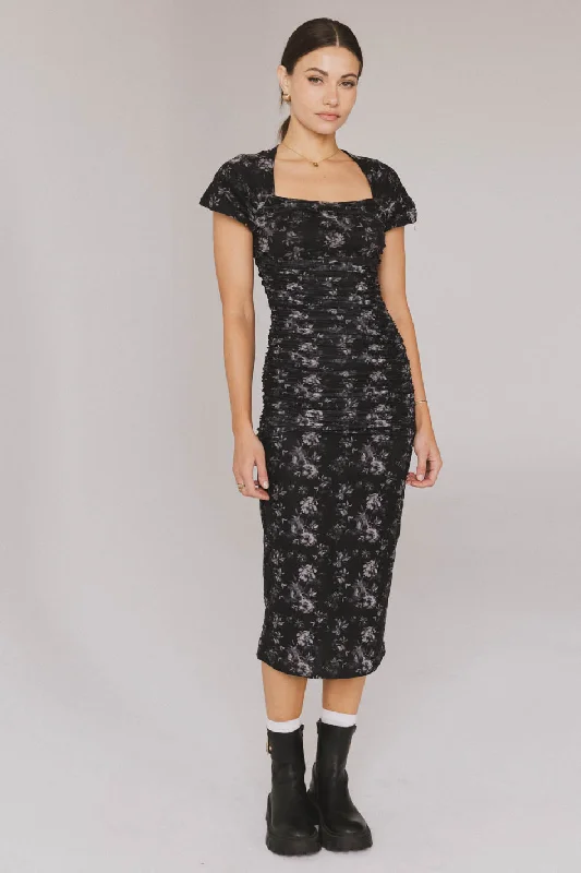 Midi dresses with ruffled bodices for a more pronounced feminine look Kensie Ruched Midi Dress Midi dresses with ruffled bodices for a more pronounced feminine look Kensie Ruched Midi Dress