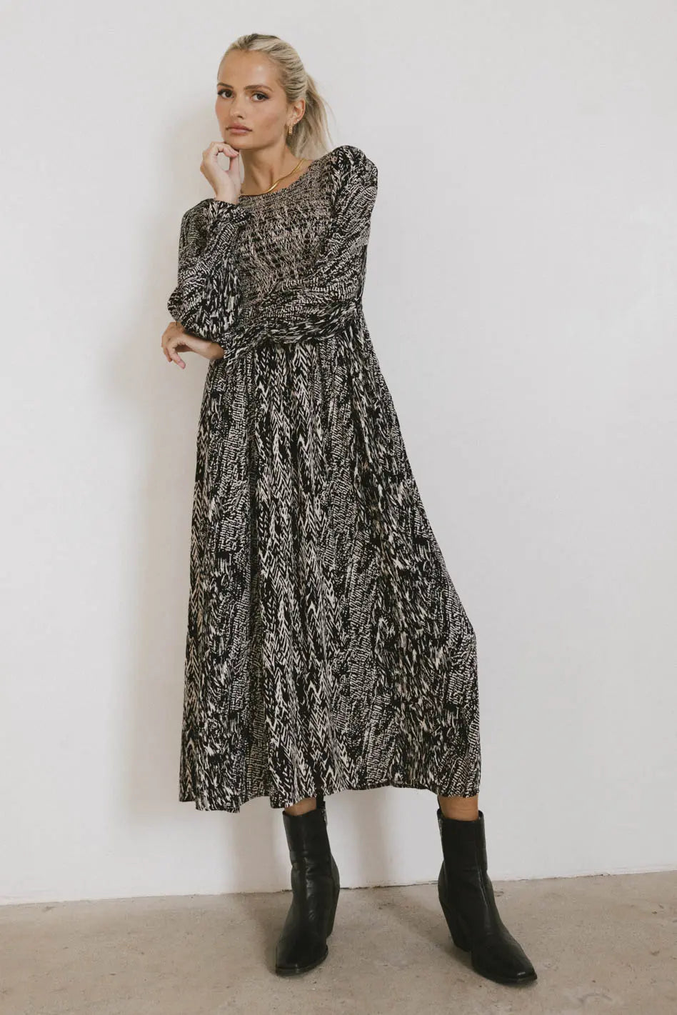 Midi dresses with halter necks for a stylish and comfortable option Justice Abstract Midi Dress in Black