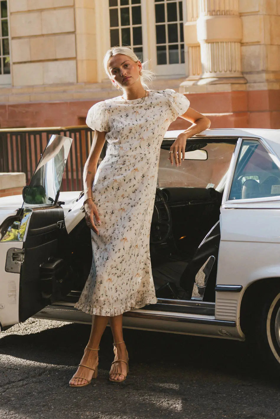 Midi dresses with denim fabric for a casual yet stylish day out Beem Floral Midi Dress Midi dresses with denim fabric for a casual yet stylish day out Beem Floral Midi Dress