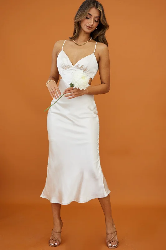 Sleeveless midi dresses with lace details for summer weddings City Lights Cut-Out Waist Strappy Back Midi Dress Champagne Sleeveless midi dresses with lace details for summer weddings City Lights Cut-Out Waist Strappy Back Midi Dress Champagne