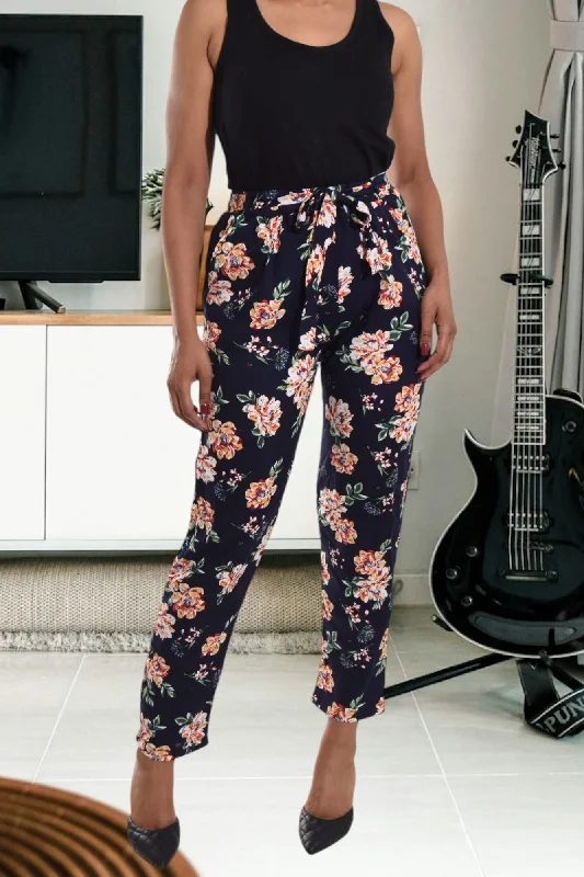 Plus Size Women's Metallic - Finish Joggers for a Stylish LoungeNavy Floral Pocket Pants