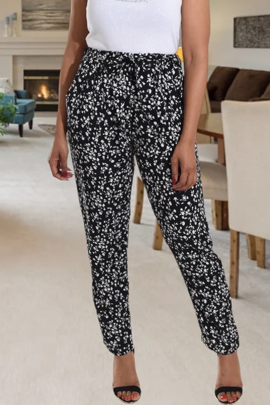 Plus Size Women's Drawstring - Waist Loungewear Pants in Soft FabricsWhite Floral Pocket Pants