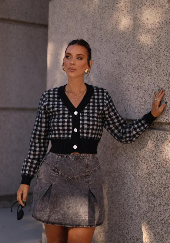 boyfriend style women cardigan for a relaxed fitFashionable Plaid Cardigan