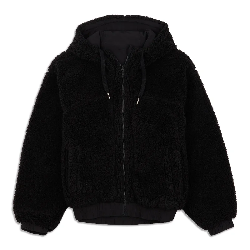 Petite women's wool blend coats with a tailored fit for a flattering silhouetteReversible Fleece Jacket Petite women's wool blend coats with a tailored fit for a flattering silhouetteReversible Fleece Jacket