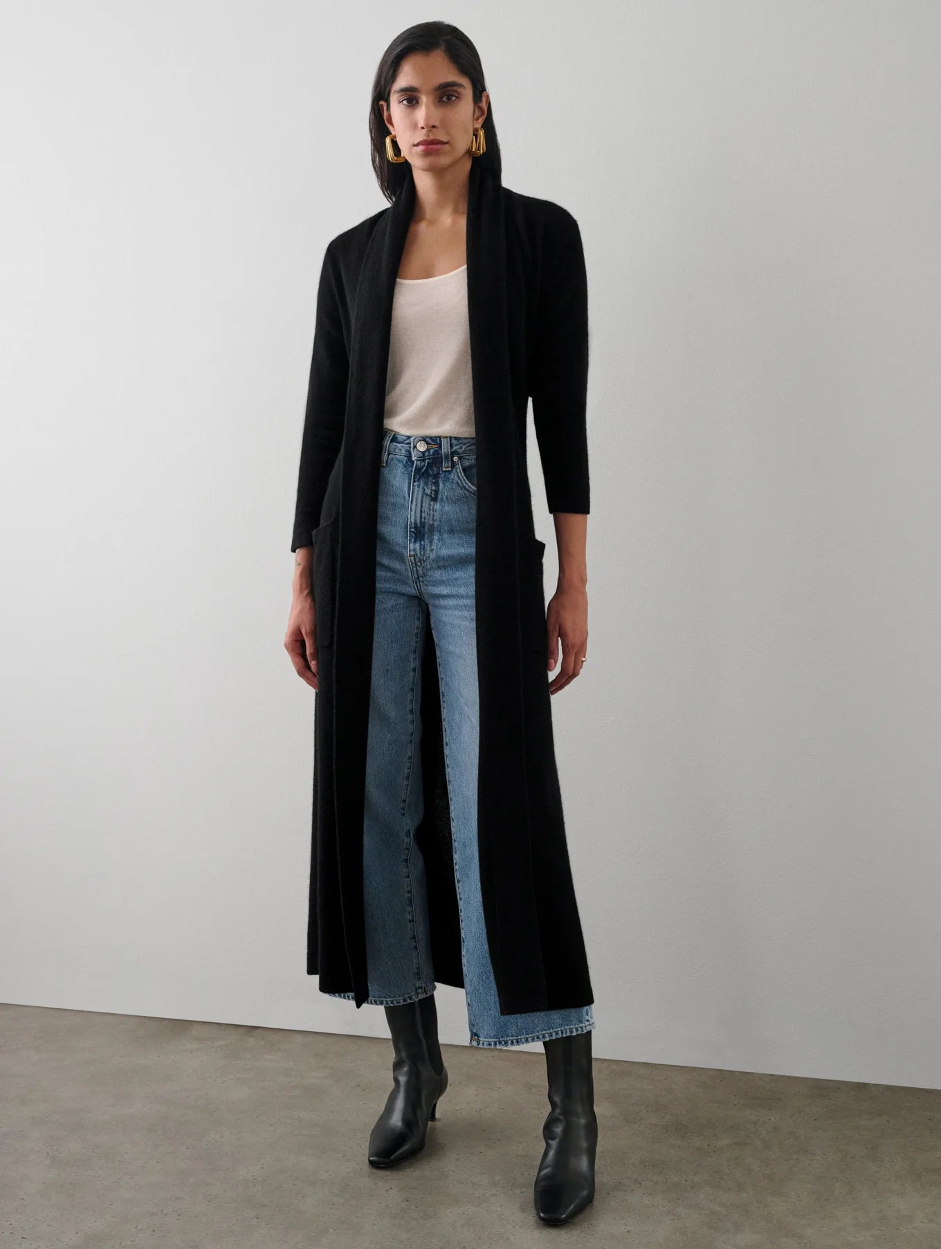 boyfriend style women cardigan for a relaxed fitWhite + Warren - Cashmere long robe