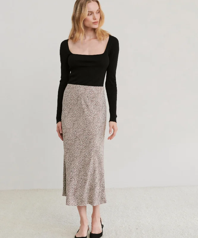 Plus Size Women's Fit - and - Flare Sweater Dresses with Ruffled HemLeopard Slip Skirt Plus Size Women's Fit - and - Flare Sweater Dresses with Ruffled HemLeopard Slip Skirt
