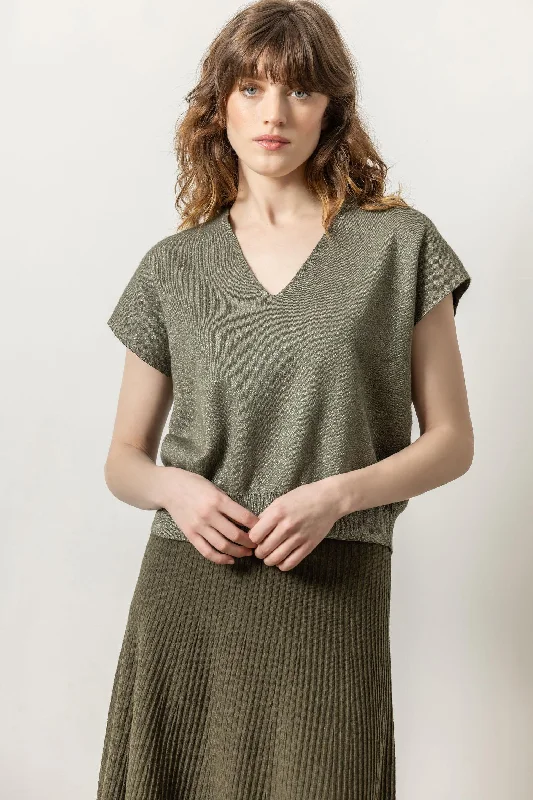 Boat Neck Women's Merino Wool Sweaters in Neutral ShadesMetallic V-Neck Sweater in Loden Sparkle Boat Neck Women's Merino Wool Sweaters in Neutral ShadesMetallic V-Neck Sweater in Loden Sparkle