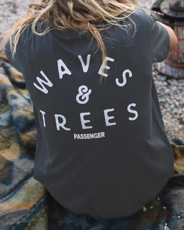 Pocketed Women T Shirt for Added FunctionalityPenida T-Shirt - Charcoal