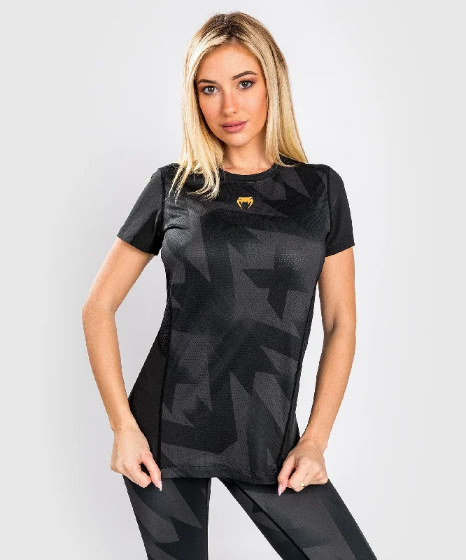 Crop Top Women T Shirt to Pair with High - Waisted BottomsVenum Razor Dry Tech T-Shirt - For Women - Black/Gold Crop Top Women T Shirt to Pair with High - Waisted BottomsVenum Razor Dry Tech T-Shirt - For Women - Black/Gold