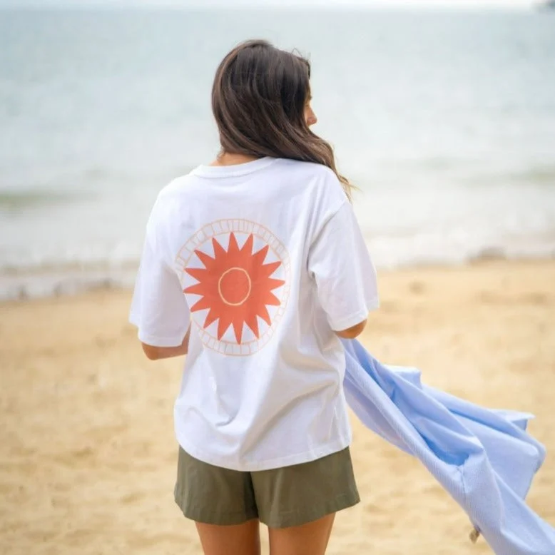 Pocketed Women T Shirt for Added FunctionalityWomen's Sunshine Days Oversized T-Shirt Pocketed Women T Shirt for Added FunctionalityWomen's Sunshine Days Oversized T-Shirt
