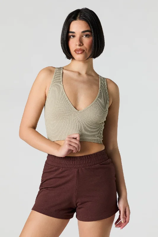 Women's pullover hoodie with a side slit for a modern and relaxed fitFleece Short