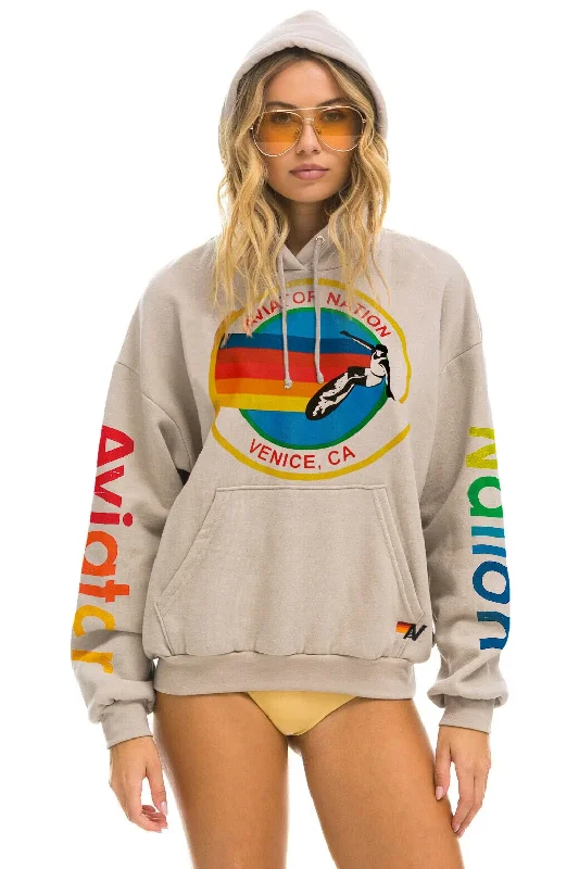 Women's pullover hoodie with a side slit for a modern and relaxed fitAVIATOR NATION RELAXED PULLOVER HOODIE - SAND Women's pullover hoodie with a side slit for a modern and relaxed fitAVIATOR NATION RELAXED PULLOVER HOODIE - SAND