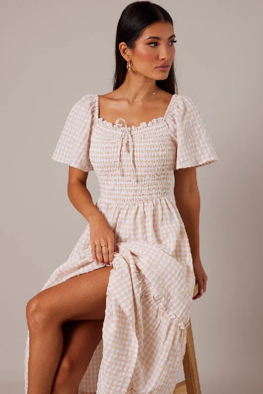 Shift Women Dress with a Simple and Classic Design for Everyday WearBeige Check Maxi Dress Short Sleeve Shirred