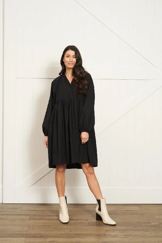 Backless Women Dress for a Sexy and Alluring Look at Evening EventsBetty Basics Cottage Dress Black