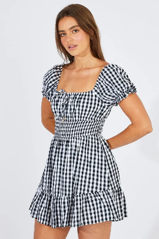 Maxi Women Dress with Floral Print for a Bohemian VibeBlack Check Fit And Flare Dress Puff Sleeve Mini
