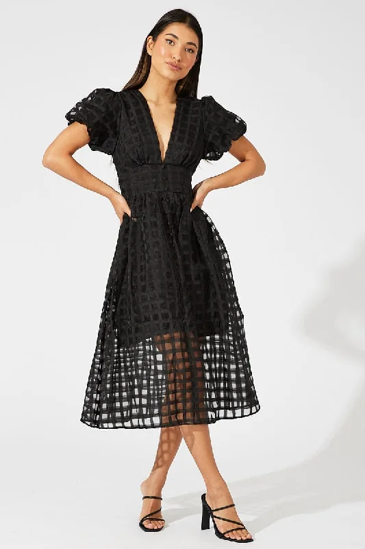 Halter Neck Women Dress to Show Off the Shoulders and NecklineBlack Midi Dress Puff Sleeve V-Neck