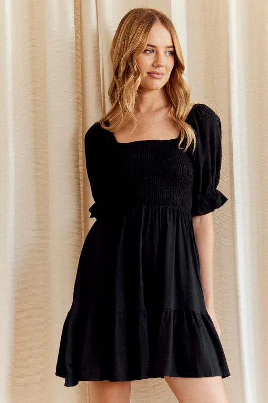 Long - Sleeve Women Dress in Velvet for a Luxurious Winter LookBlack Mini Dress Short Sleeve