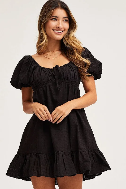 Ruffled Women Dress with Multiple Layers for a Playful and Girly StyleBlack Skater Dress Short Sleeve Mini