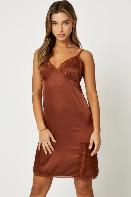 Shift Women Dress with a Simple and Classic Design for Everyday WearBrown Lace Trim Slip Dress