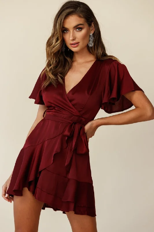 Halter Neck Women Dress to Show Off the Shoulders and NecklineCami Angel Sleeve Faux Wrap Dress Wine