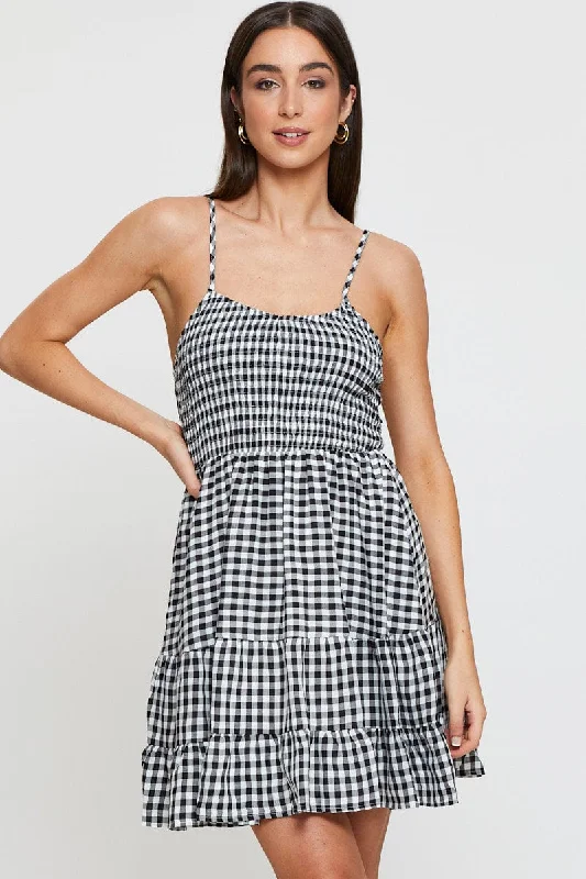 Strapless Women Dress with a Built - in Bra for Comfort and SupportCheck Fit And Flare Dress Sleeveless Scoop Neck