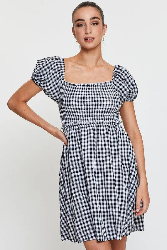 Pleated Women Dress with a Timeless and Elegant TextureCheck Mini Dress Short Sleeve Square Neck Pleated Women Dress with a Timeless and Elegant TextureCheck Mini Dress Short Sleeve Square Neck