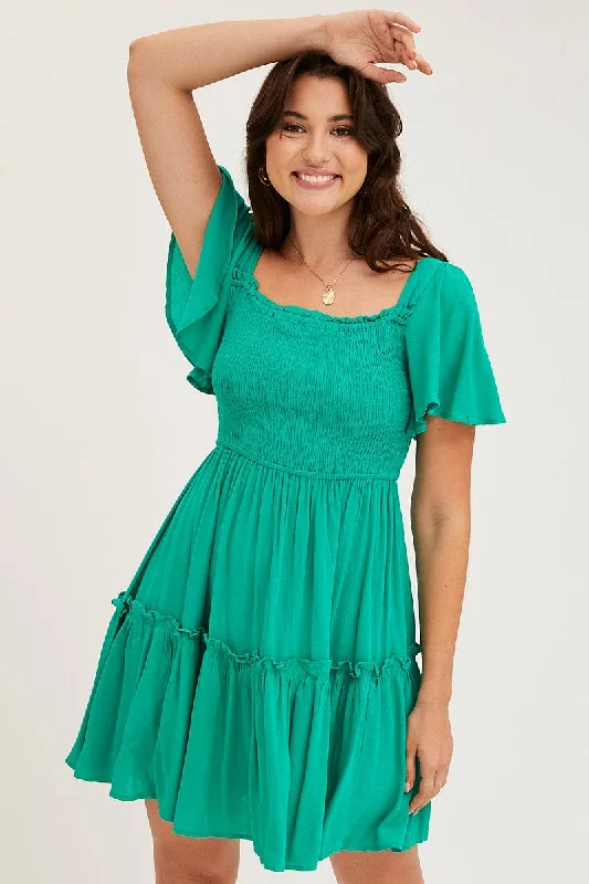Mermaid - Style Women Dress with a Fitted Silhouette for Special OccasionsGreen Skater Dress Short Sleeve Mini Mermaid - Style Women Dress with a Fitted Silhouette for Special OccasionsGreen Skater Dress Short Sleeve Mini