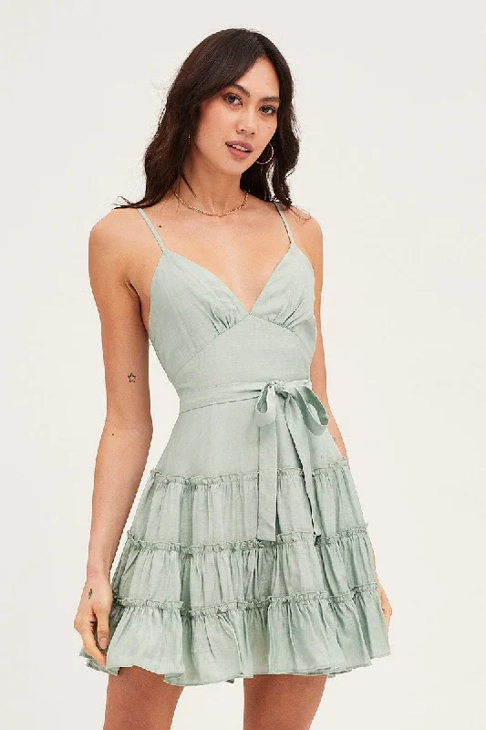 Lace - Embellished Women Dress for an Elegant and Sophisticated AppearanceGreen V Neck Frill Skater Dress