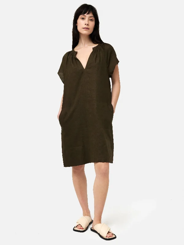 Ball Gown Women Dress with a Full Skirt for a Princess - like LookLinen Smocked T-shirt Dress | Dark Green