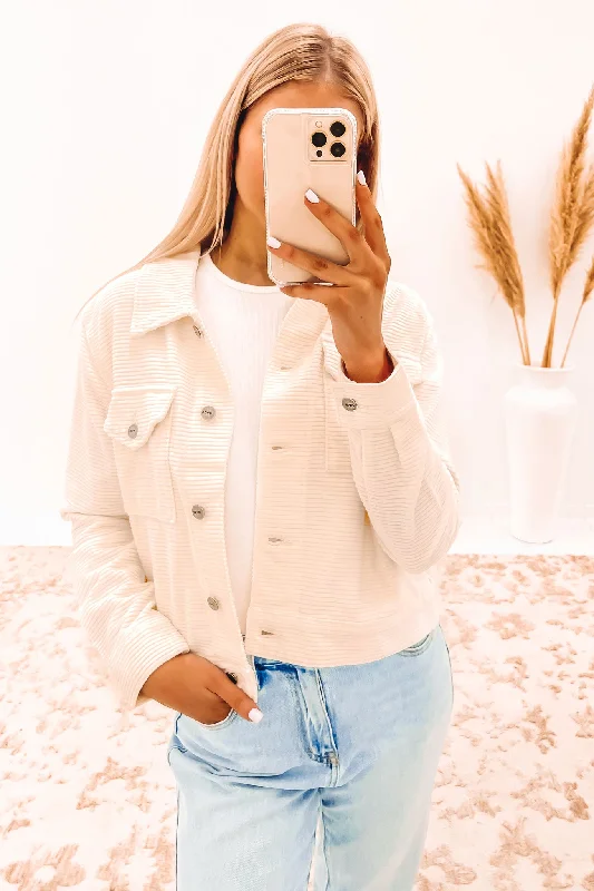 Women's denim jackets with distressed details for a casual and edgy lookRoy Cord Jacket Cloud Women's denim jackets with distressed details for a casual and edgy lookRoy Cord Jacket Cloud