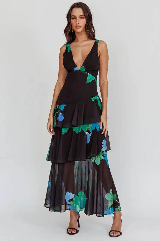 Maxi Women Dress with Floral Print for a Bohemian VibeVeda Strappy Back Ruffle Maxi Dress Black