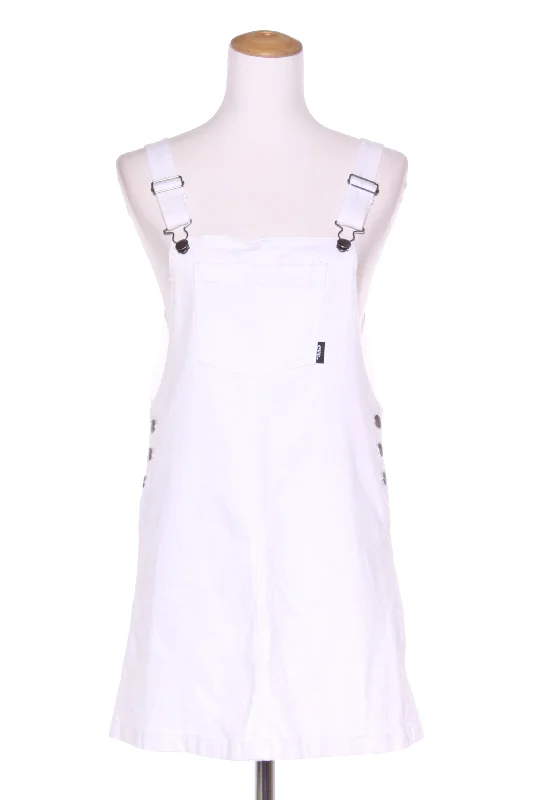 Long - Sleeve Women Dress in Velvet for a Luxurious Winter Look Long - Sleeve Women Dress in Velvet for a Luxurious Winter Look ALL ABOUT EVE - Denim overalls dress - White! 8