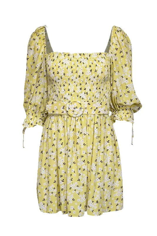 Shift Women Dress with a Simple and Classic Design for Everyday Wear Shift Women Dress with a Simple and Classic Design for Everyday Wear For Love & Lemons - Yellow w/ White & Black Floral Print Puff Sleeve Mini Dress Sz S