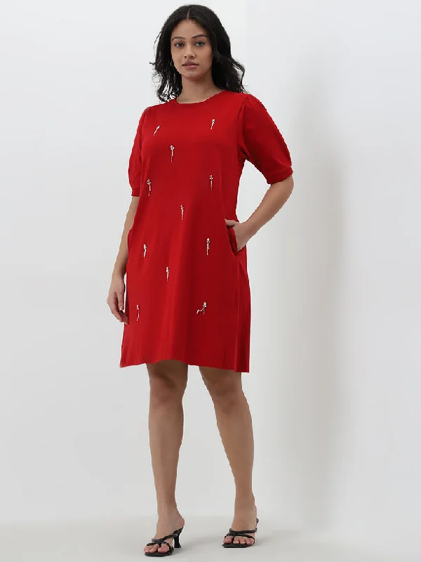 Empire Waist Women Dress to Accentuate the Bust and Conceal the Waist Empire Waist Women Dress to Accentuate the Bust and Conceal the Waist Gia Red Embellished A-Line Cotton Dress