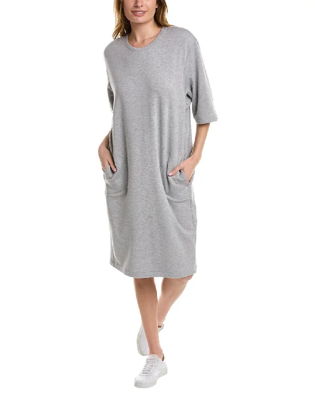 Ruffled Women Dress with Multiple Layers for a Playful and Girly Style Ruffled Women Dress with Multiple Layers for a Playful and Girly Style Johnny Was Short Sleeve Crew Dress
