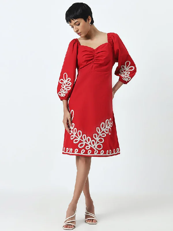 Ruffled Women Dress with Multiple Layers for a Playful and Girly Style Ruffled Women Dress with Multiple Layers for a Playful and Girly Style LOV Red Leaf Embroidered A-Line Cotton Dress Ruffled Women Dress with Multiple Layers for a Playful and Girly Style Ruffled Women Dress with Multiple Layers for a Playful and Girly Style LOV Red Leaf Embroidered A-Line Cotton Dress