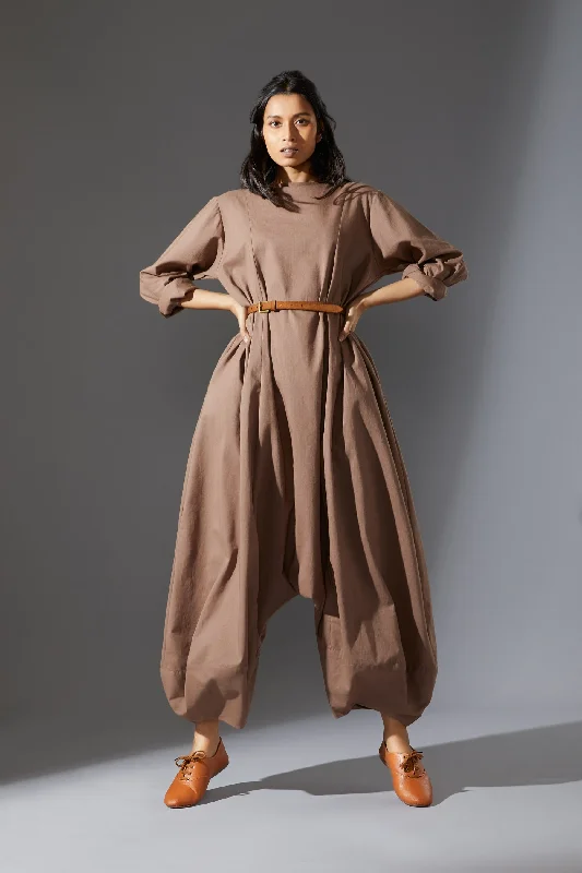 Sheath Women Dress with a Tailored Fit for a Professional Look Sheath Women Dress with a Tailored Fit for a Professional Look MATI SLEEVE SUGA - AW BEIGE Sheath Women Dress with a Tailored Fit for a Professional Look Sheath Women Dress with a Tailored Fit for a Professional Look MATI SLEEVE SUGA - AW BEIGE