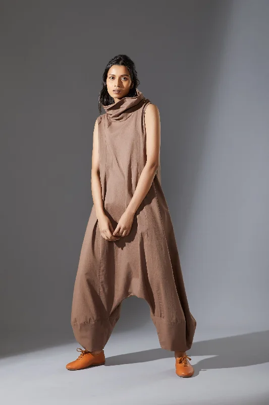 Maxi Women Dress with Floral Print for a Bohemian Vibe Maxi Women Dress with Floral Print for a Bohemian Vibe MATI SUGA JUMPSUIT - AW BEIGE