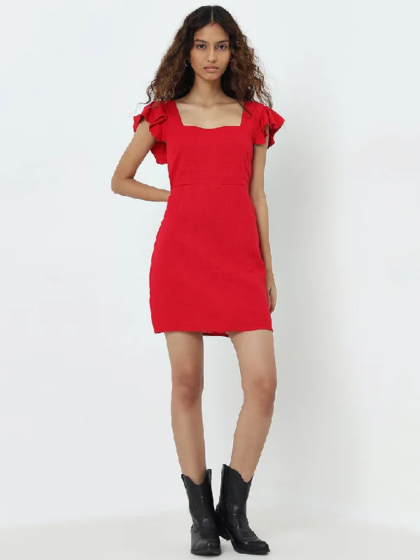 Backless Women Dress for a Sexy and Alluring Look at Evening Events Backless Women Dress for a Sexy and Alluring Look at Evening Events Nuon Red Knot-Detailed A-Line Cotton Dress