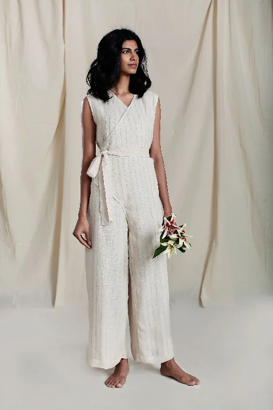 Ball Gown Women Dress with a Full Skirt for a Princess - like Look Ball Gown Women Dress with a Full Skirt for a Princess - like Look SNAI AAKAAR JUMPSUIT Ball Gown Women Dress with a Full Skirt for a Princess - like Look Ball Gown Women Dress with a Full Skirt for a Princess - like Look SNAI AAKAAR JUMPSUIT