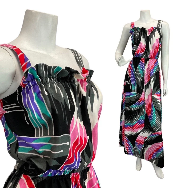 Halter Neck Women Dress to Show Off the Shoulders and Neckline Halter Neck Women Dress to Show Off the Shoulders and Neckline VINTAGE 60s 70s BLACK PINK GREY GEOMETRIC STRIPED MOD STRAPPY MAXI DRESS 6 8