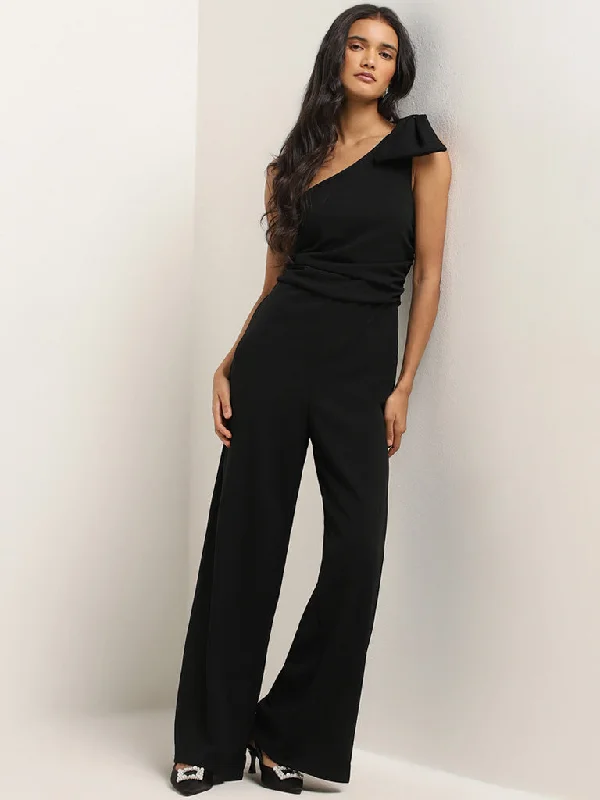 Shift Women Dress with a Simple and Classic Design for Everyday Wear Shift Women Dress with a Simple and Classic Design for Everyday Wear Wardrobe Black Bow Applique One-Shoulder Jumpsuit