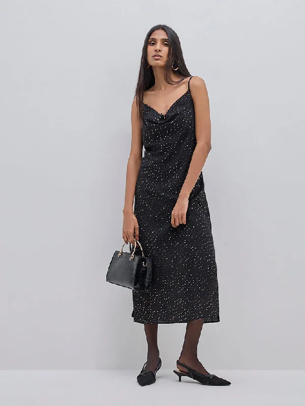 Long - Sleeve Women Dress in Velvet for a Luxurious Winter Look Long - Sleeve Women Dress in Velvet for a Luxurious Winter Look Wardrobe Black Embellished Straight Dress Long - Sleeve Women Dress in Velvet for a Luxurious Winter Look Long - Sleeve Women Dress in Velvet for a Luxurious Winter Look Wardrobe Black Embellished Straight Dress