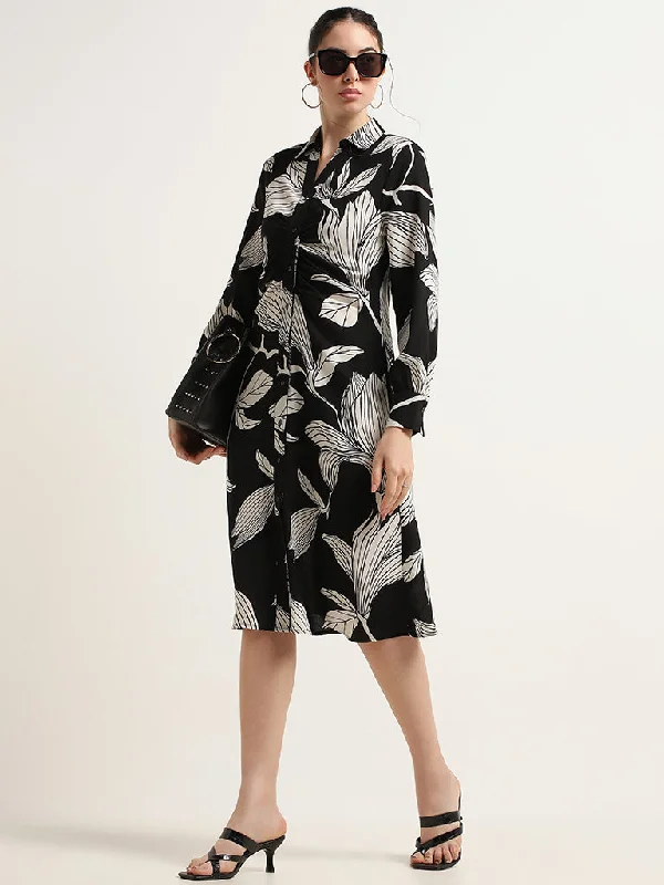 Maxi Women Dress with Floral Print for a Bohemian Vibe Maxi Women Dress with Floral Print for a Bohemian Vibe Wardrobe Black Printed Polyester Shirt Dress